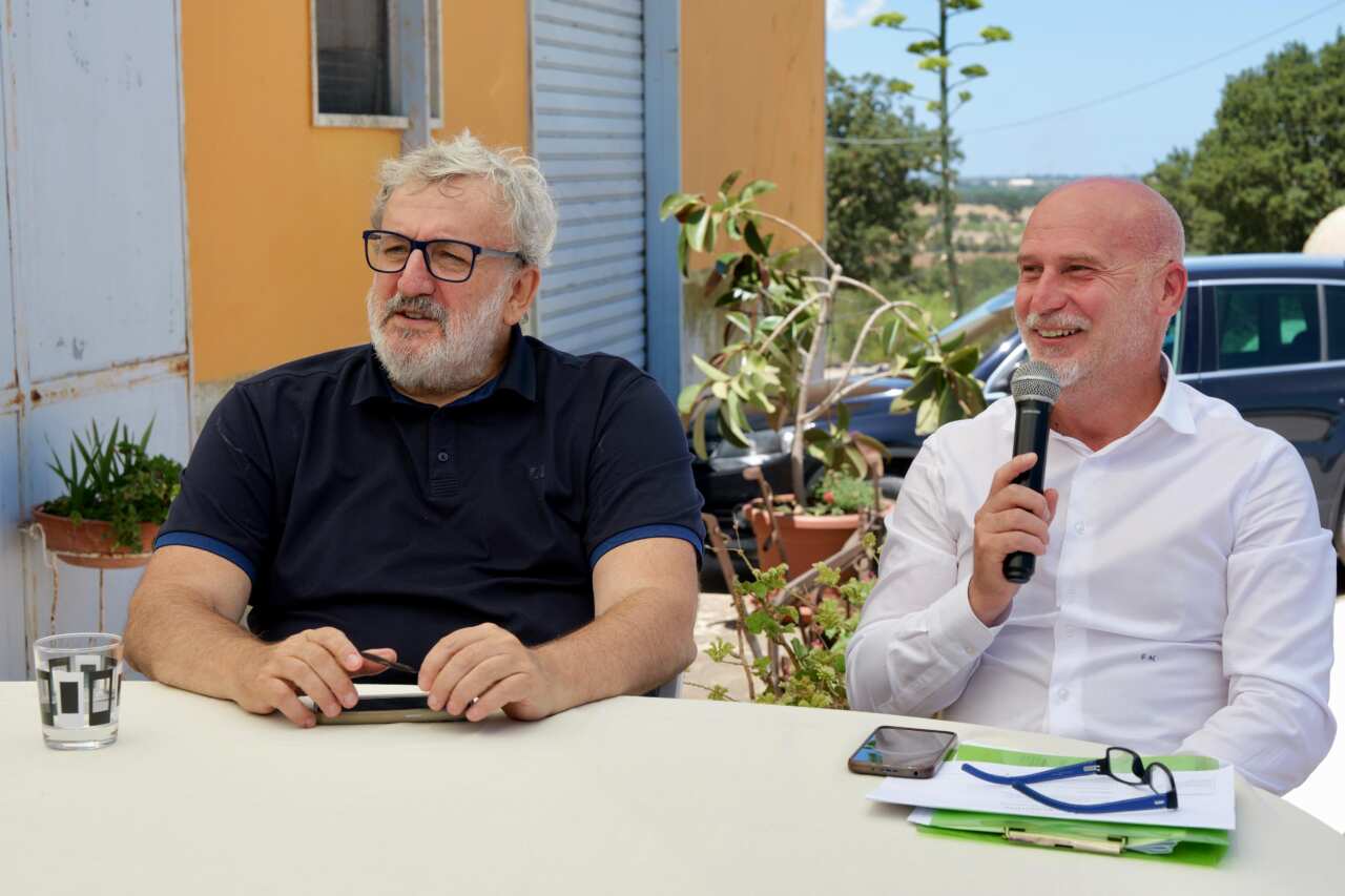 Galleria foto 'Puglia, Emiliano incontra coltivatori e allevatori: «Fondamentale l’associazionismo in agricoltura» – VIDEO' - foto 1