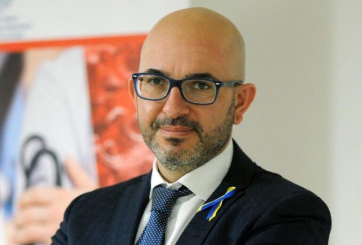 Galleria foto 'Hpv, Silvio Tafuri: «Vaccino dai 9 anni. Anche agli uomini, per scongiurare i tumori» – L’INTERVISTA' - foto 1