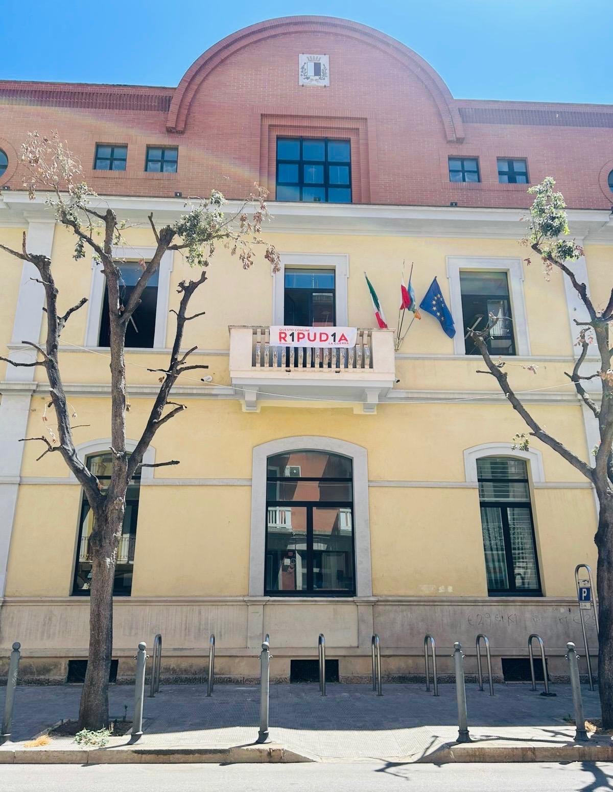 Galleria foto 'Bari “R1PUD1A” la guerra, il Comune e i cinque Municipi aderiscono alla campagna di Emergency' - foto 6