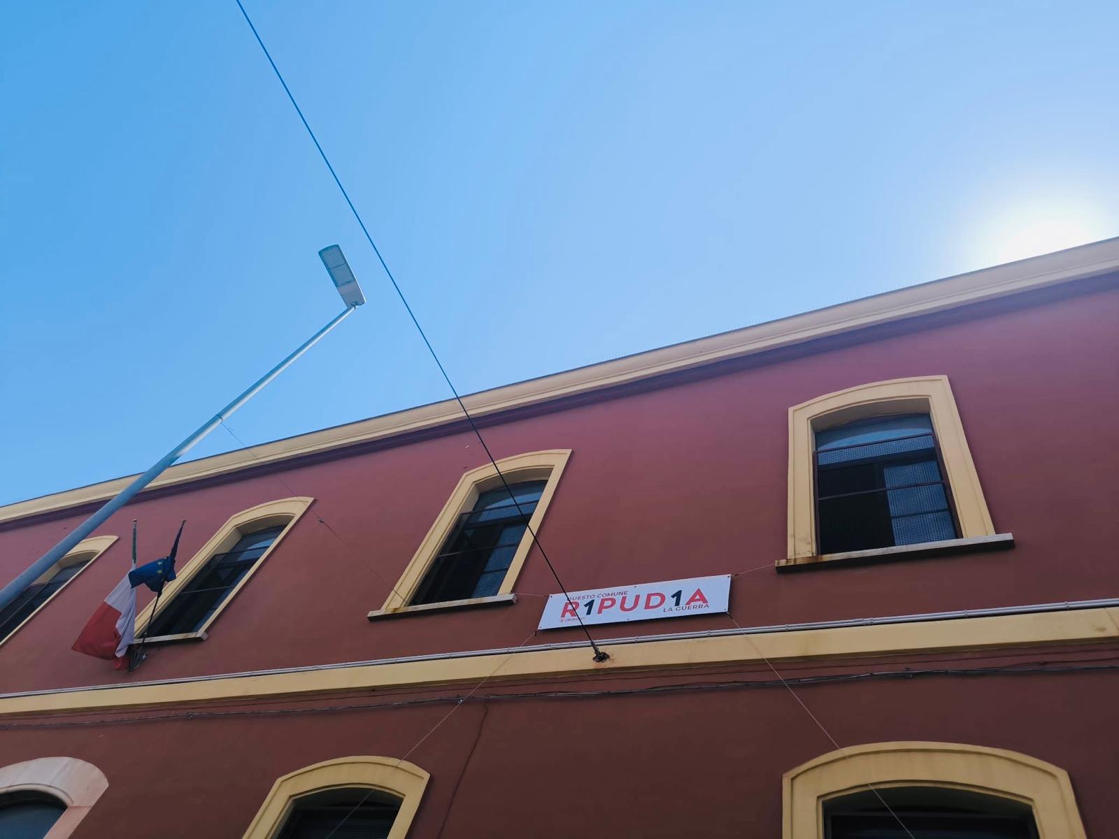 Galleria foto 'Bari “R1PUD1A” la guerra, il Comune e i cinque Municipi aderiscono alla campagna di Emergency' - foto 5