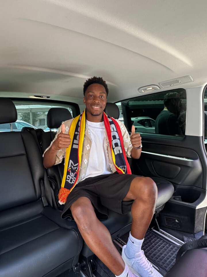 Dalla Ligue 2 alla Serie A, Christ-Owen Kouassi è il primo rinforzo giallorosso: l’arrivo a Lecce – FOTO Dalla Ligue 2 alla Serie A, Christ-Owen Kouassi è il primo rinforzo giallorosso: l’arrivo a Lecce – FOTO