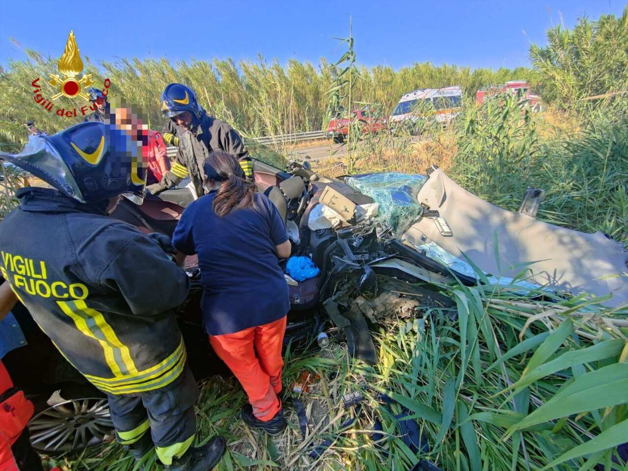 Galleria foto 'Incidente sulla Matera-Metaponto, tragico frontale tra due auto: morti marito e moglie' - foto 3