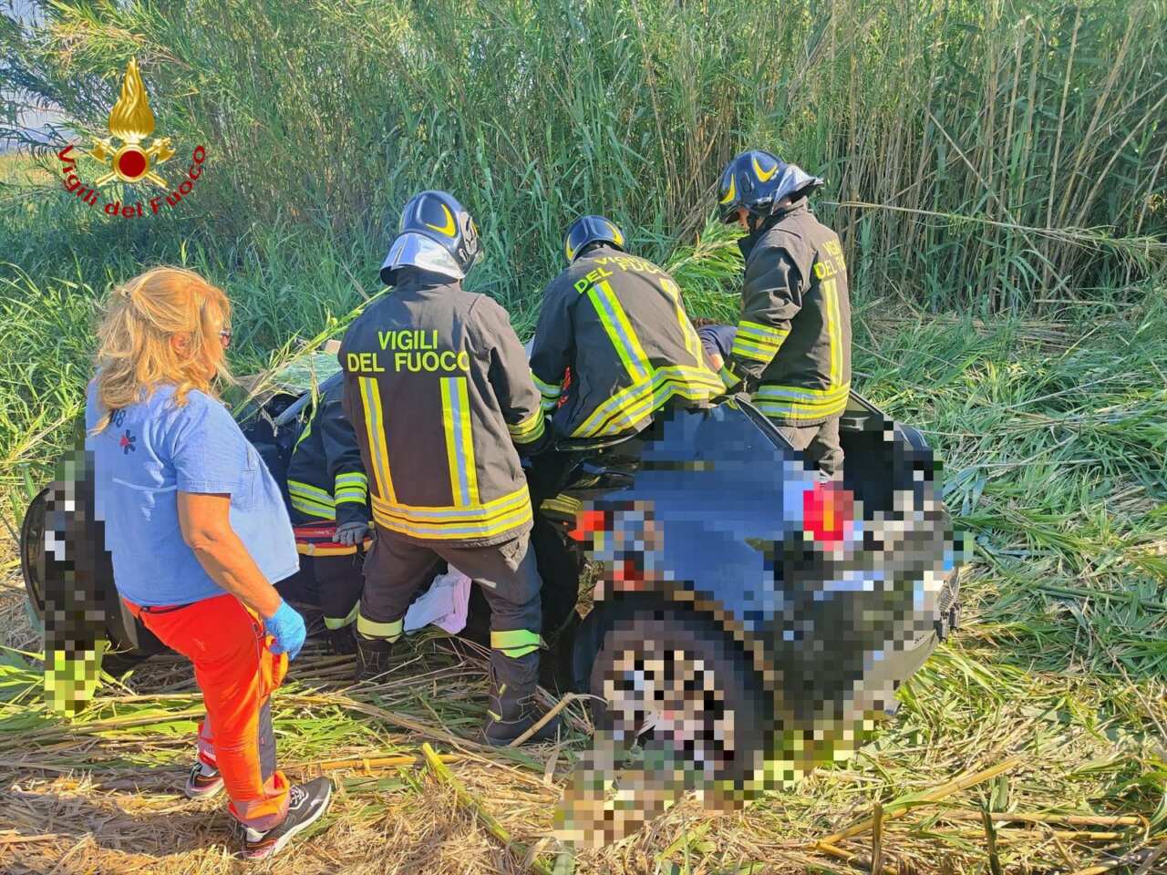 Galleria foto 'Incidente sulla Matera-Metaponto, tragico frontale tra due auto: morti marito e moglie' - foto 2