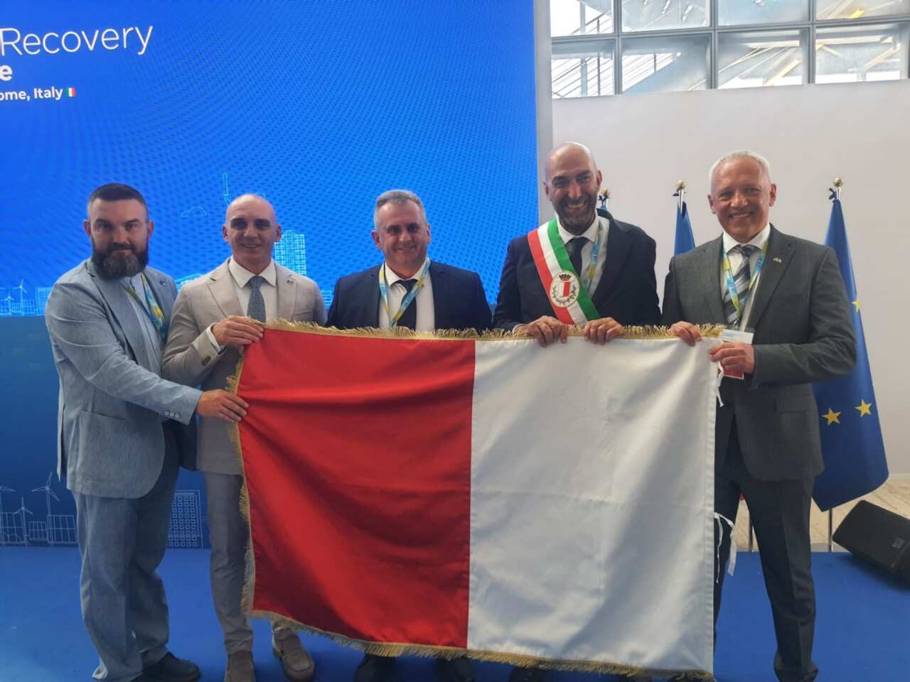 Bari sigla quattro gemellaggi con città ucraine nel nome di San Nicola: «Un ponte per la ricostruzione» – FOTO