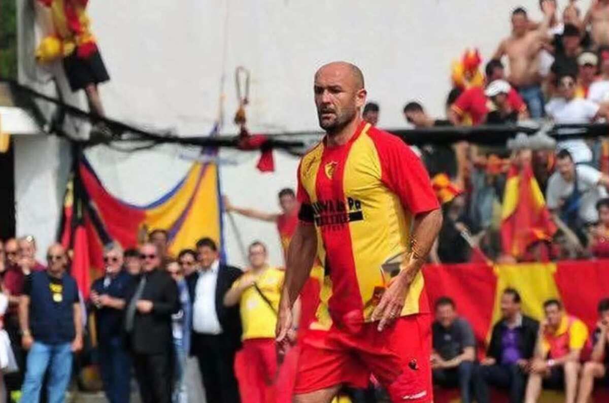 Galleria foto 'Lutto nel mondo del calcio: si è spento a soli 47 anni l’ex difensore del Gallipoli Paolo Antonioli' - foto 1
