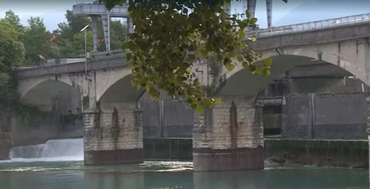 Galleria foto 'Belluno, 16enne morta travolta da un masso: con le amiche si scattava un selfie sulle rive del Piave' - foto 1