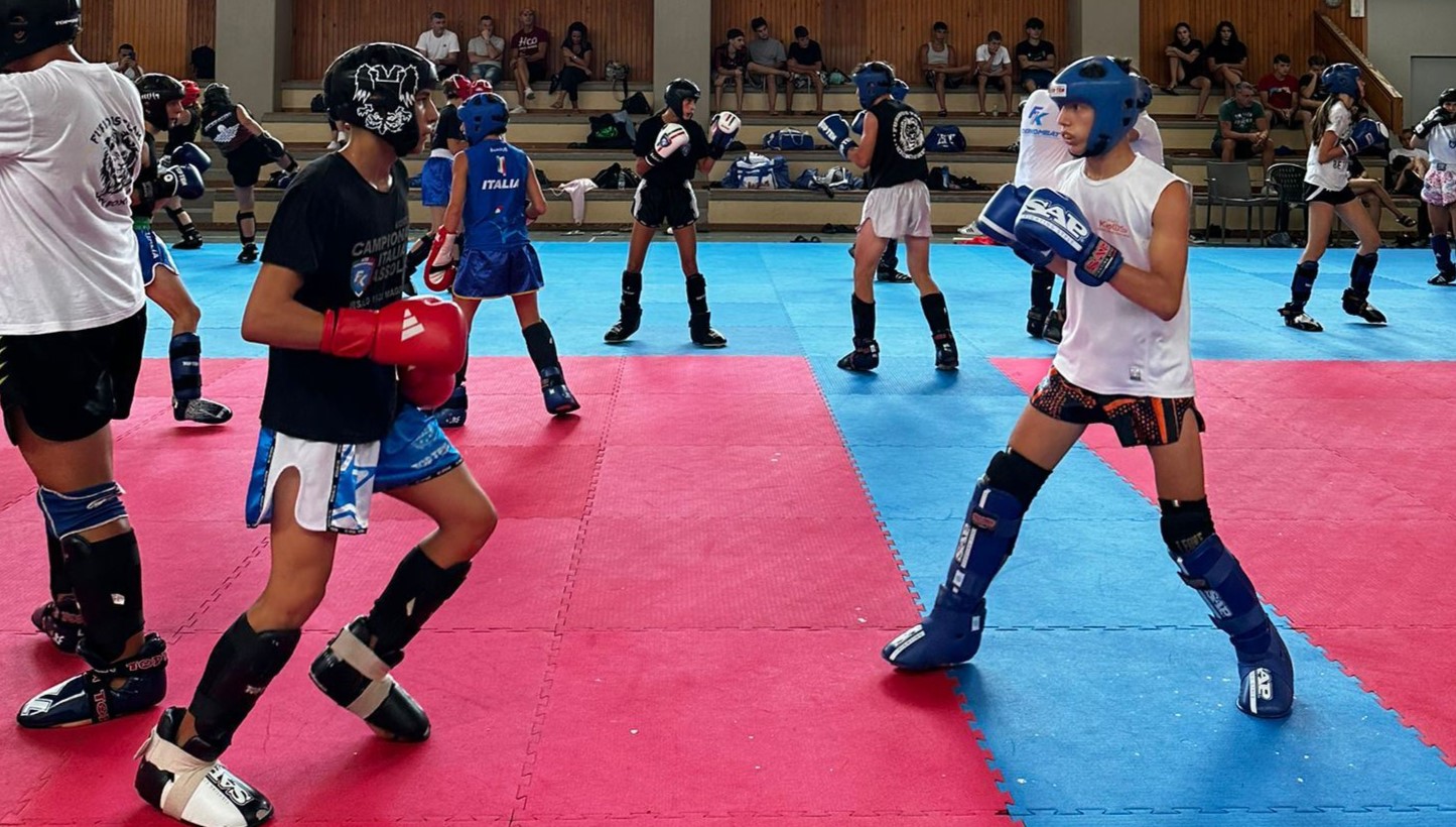 Kickboxing, raduno azzurro a Misano Adriatico: giovani talenti si preparano per gli Europei di Jesolo Kickboxing, raduno azzurro a Misano Adriatico: giovani talenti si preparano per gli Europei di Jesolo