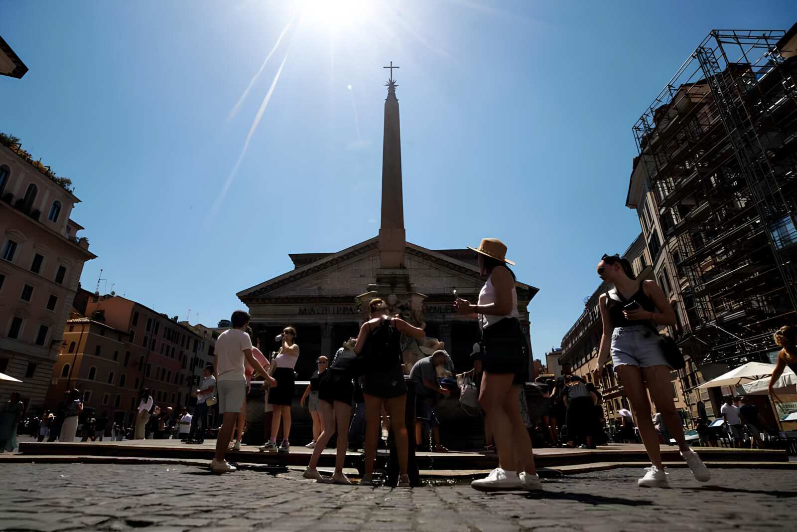 Galleria foto 'Il caldo cambia le città: ecco le mappe urbane per chi cerca rifugio dal clima impazzito' - foto 1