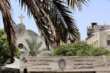 Gaza, bombe sulla chiesa: 3 morti. Netanyahu: «Rammaricato». Meloni: «Inaccettabile»
