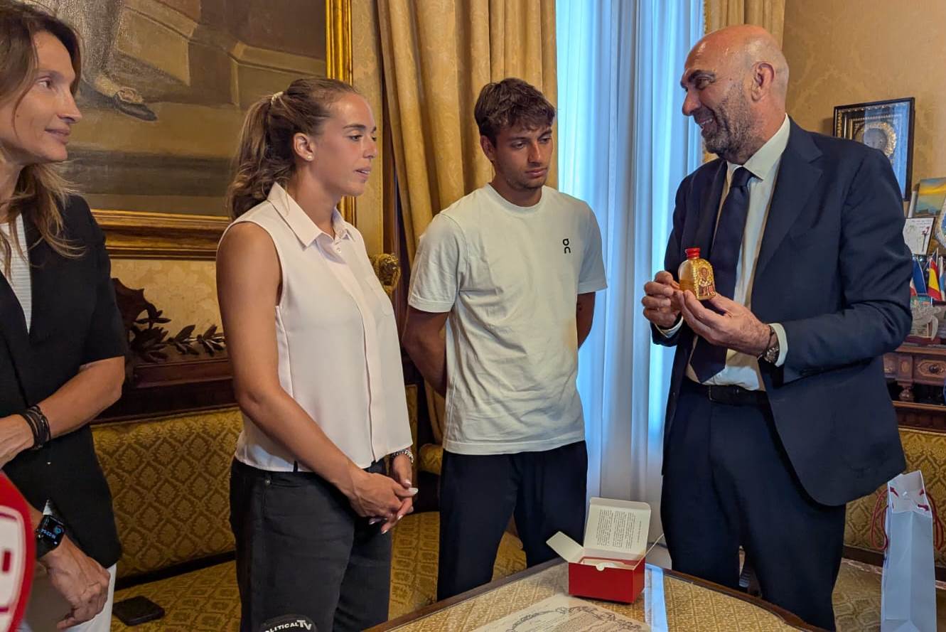 Galleria foto 'Hopman Cup a Bari, il sindaco Leccese accoglie i tennisti Bronzetti e Cobolli a Palazzo di Città – FOTO' - foto 1