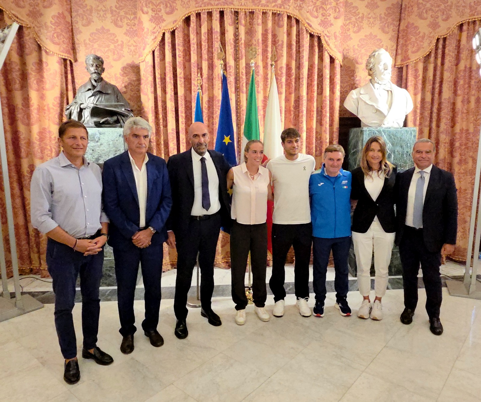 Galleria foto 'Hopman Cup a Bari, il sindaco Leccese accoglie i tennisti Bronzetti e Cobolli a Palazzo di Città – FOTO' - foto 4