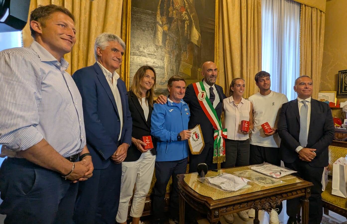 Galleria foto 'Hopman Cup a Bari, il sindaco Leccese accoglie i tennisti Bronzetti e Cobolli a Palazzo di Città – FOTO' - foto 3