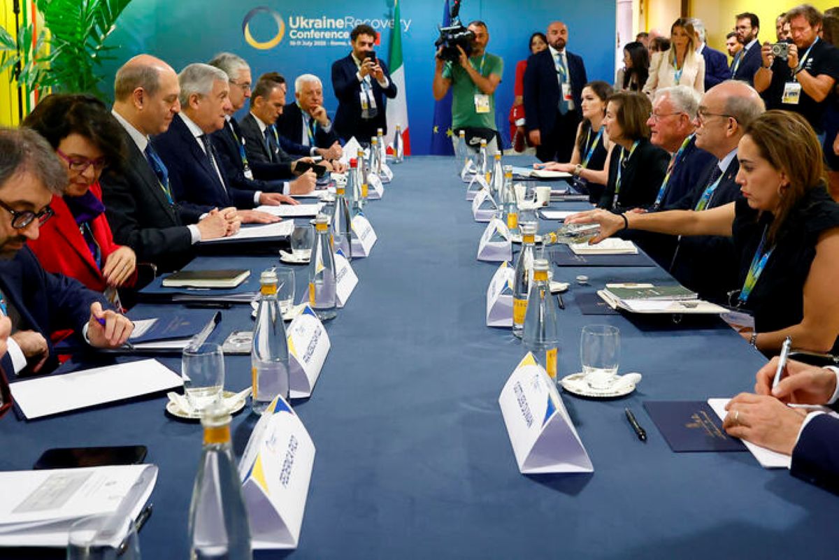 Ucraina, nella Conferenza di Roma annunciato un fondo Ue di 10 mld per la ricostruzione Ucraina, nella Conferenza di Roma annunciato un fondo Ue di 10 mld per la ricostruzione