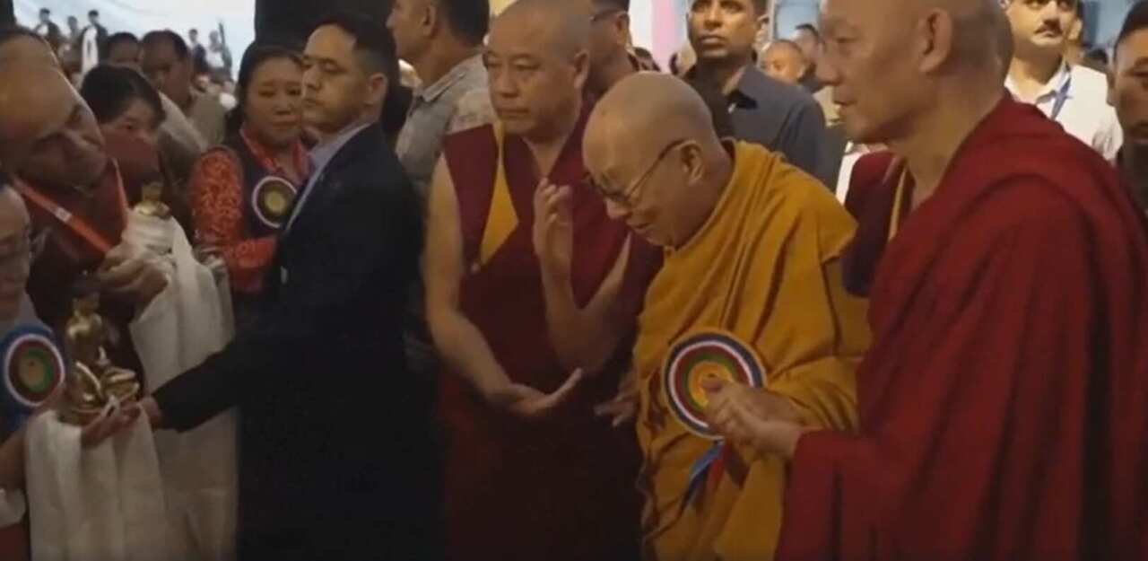 Galleria foto 'Dalai Lama avvia la reincarnazione, la Cina insiste: «Senza il nostro ok non è valida»' - foto 1
