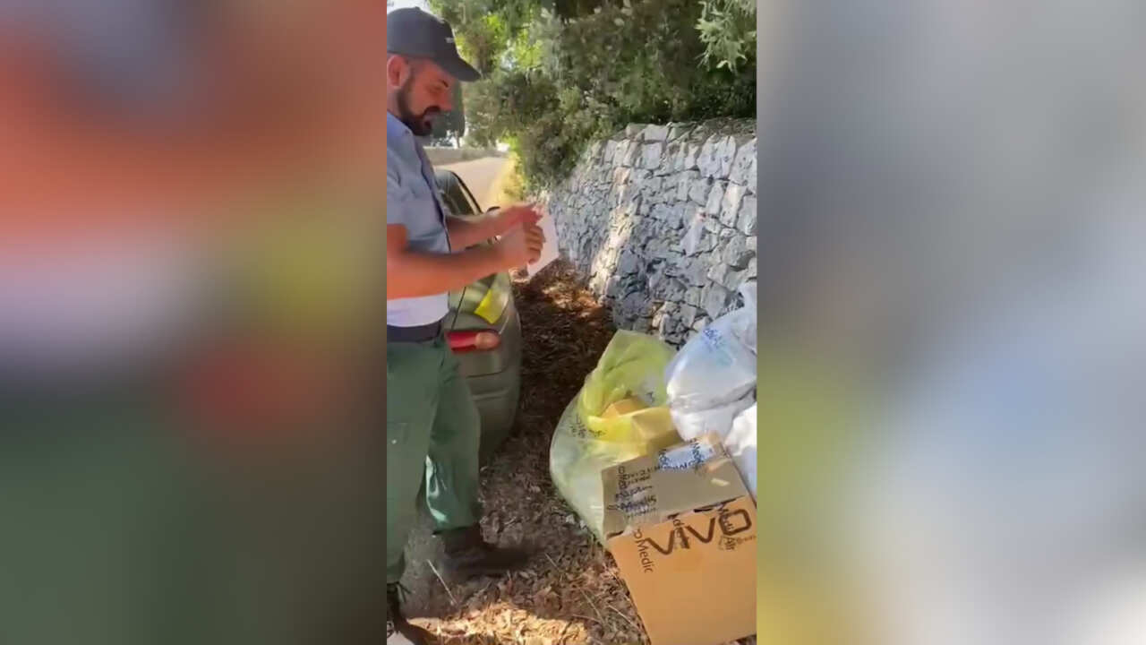 Galleria foto 'Locorotondo, dispositivi medici abbandonati in campagna: la denuncia delle guardie ambientali – VIDEO' - foto 1