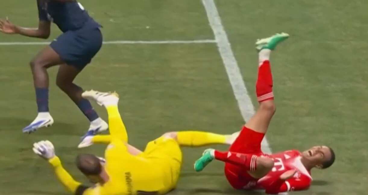Galleria foto 'PSG-Bayern, Donnarumma si difende: «Non volevo far male a Musiala, sono molto scosso»' - foto 1