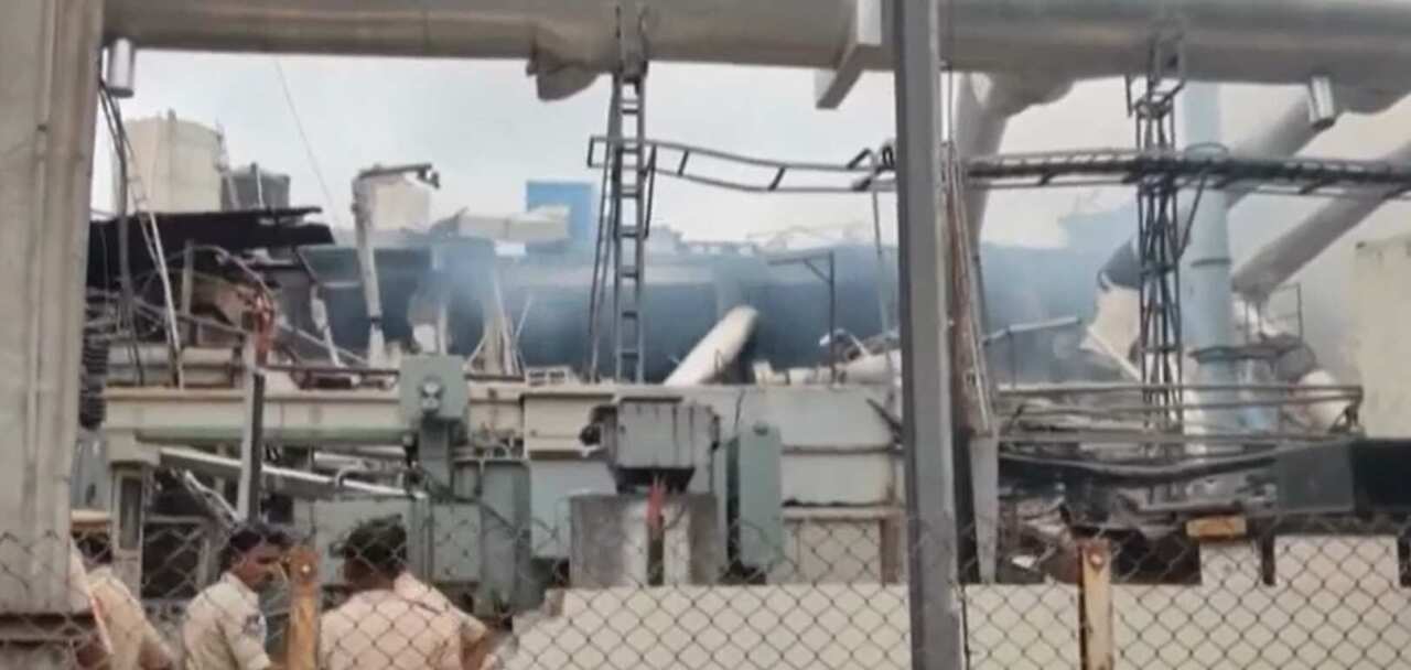 India, esplosione in una fabbrica farmaceutica: almeno 36 morti e oltre 30 feriti. Attività sospese per 90 giorni India, esplosione in una fabbrica farmaceutica: almeno 36 morti e oltre 30 feriti. Attività sospese per 90 giorni