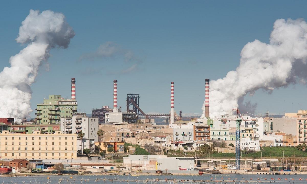 Taranto, la ricetta di piccoli e medi imprenditori: «Sì al rigassificatore, ma a 12 miglia dalla costa» Taranto, la ricetta di piccoli e medi imprenditori: «Sì al rigassificatore, ma a 12 miglia dalla costa»