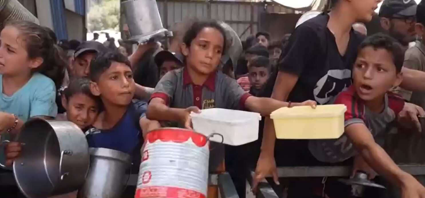 Galleria foto 'Gaza, carestia di massa: oltre 1.000 civili uccisi, appelli per cessate il fuoco immediato' - foto 1