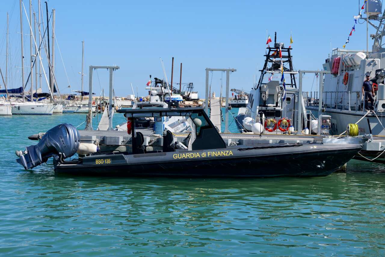 Galleria foto 'Puglia, un nuovo e potente gommone per la Guardia di finanza: «Sorveglierà i nostri mari» – FOTO e VIDEO' - foto 5