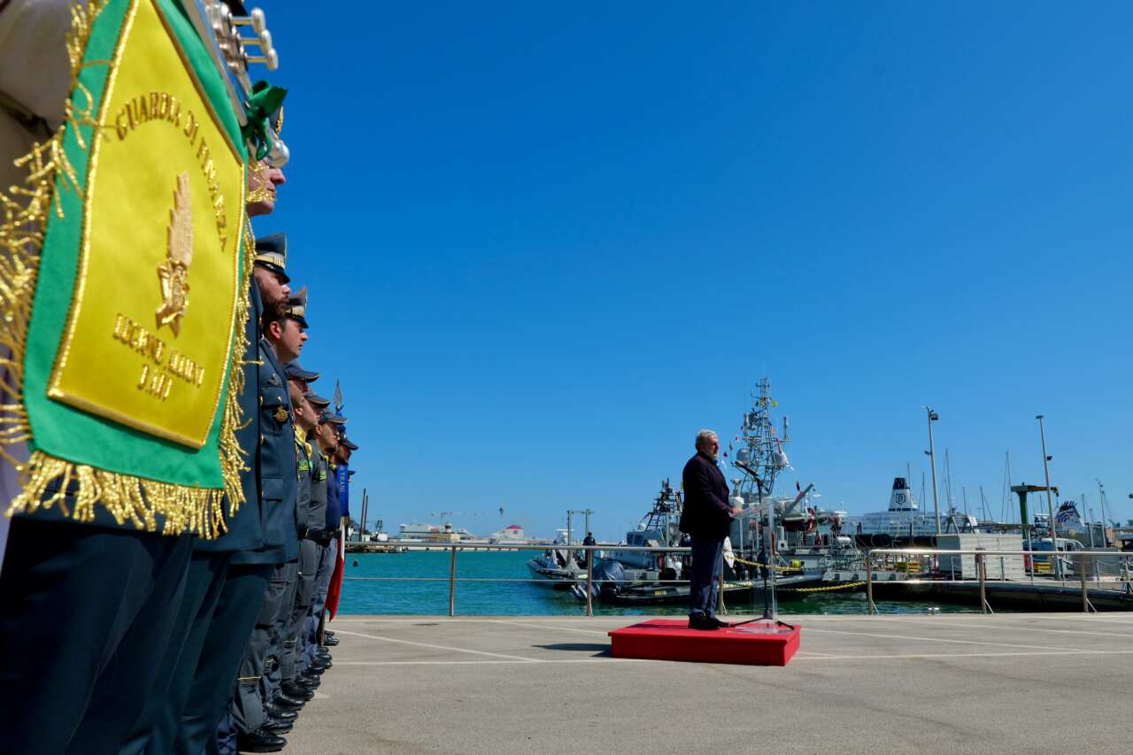Galleria foto 'Puglia, un nuovo e potente gommone per la Guardia di finanza: «Sorveglierà i nostri mari» – FOTO e VIDEO' - foto 2