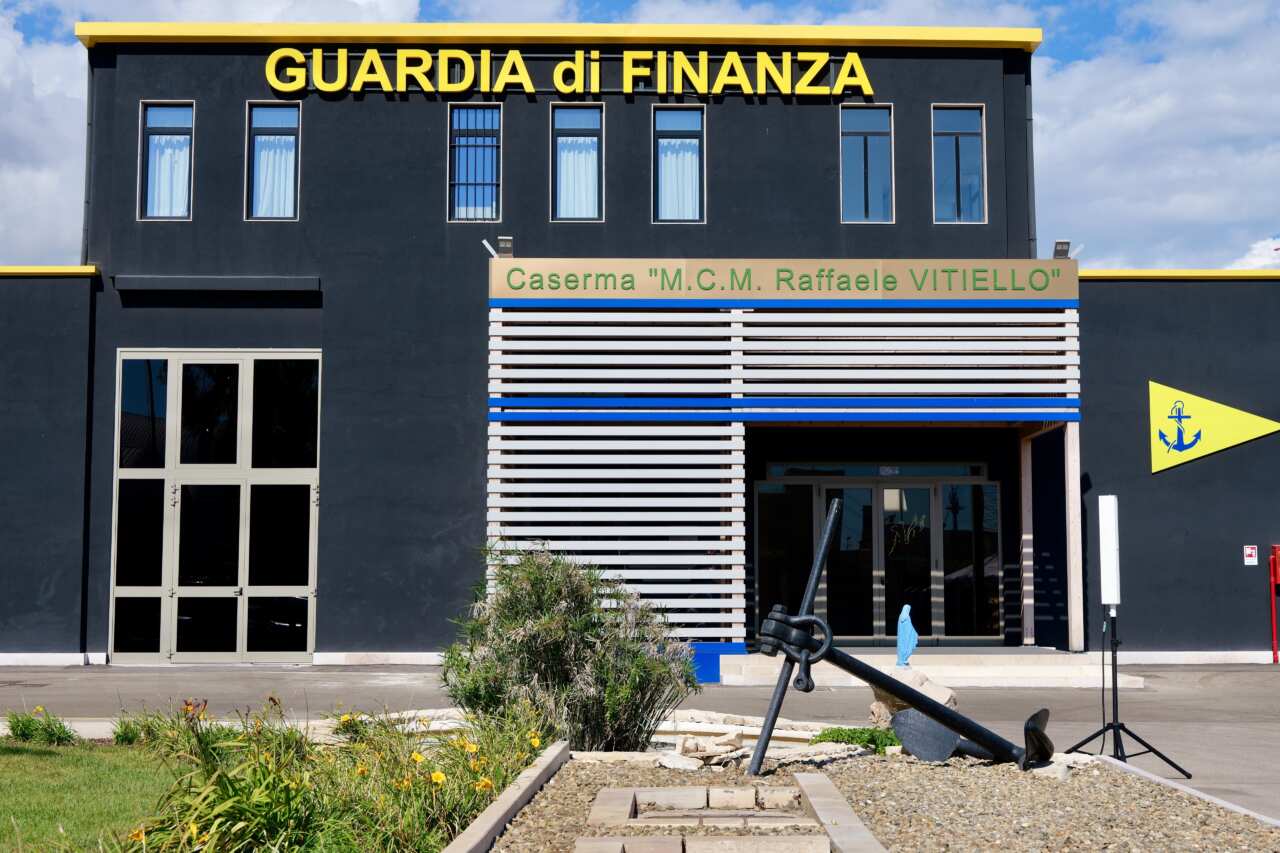 Galleria foto 'Puglia, un nuovo e potente gommone per la Guardia di finanza: «Sorveglierà i nostri mari» – FOTO e VIDEO' - foto 4