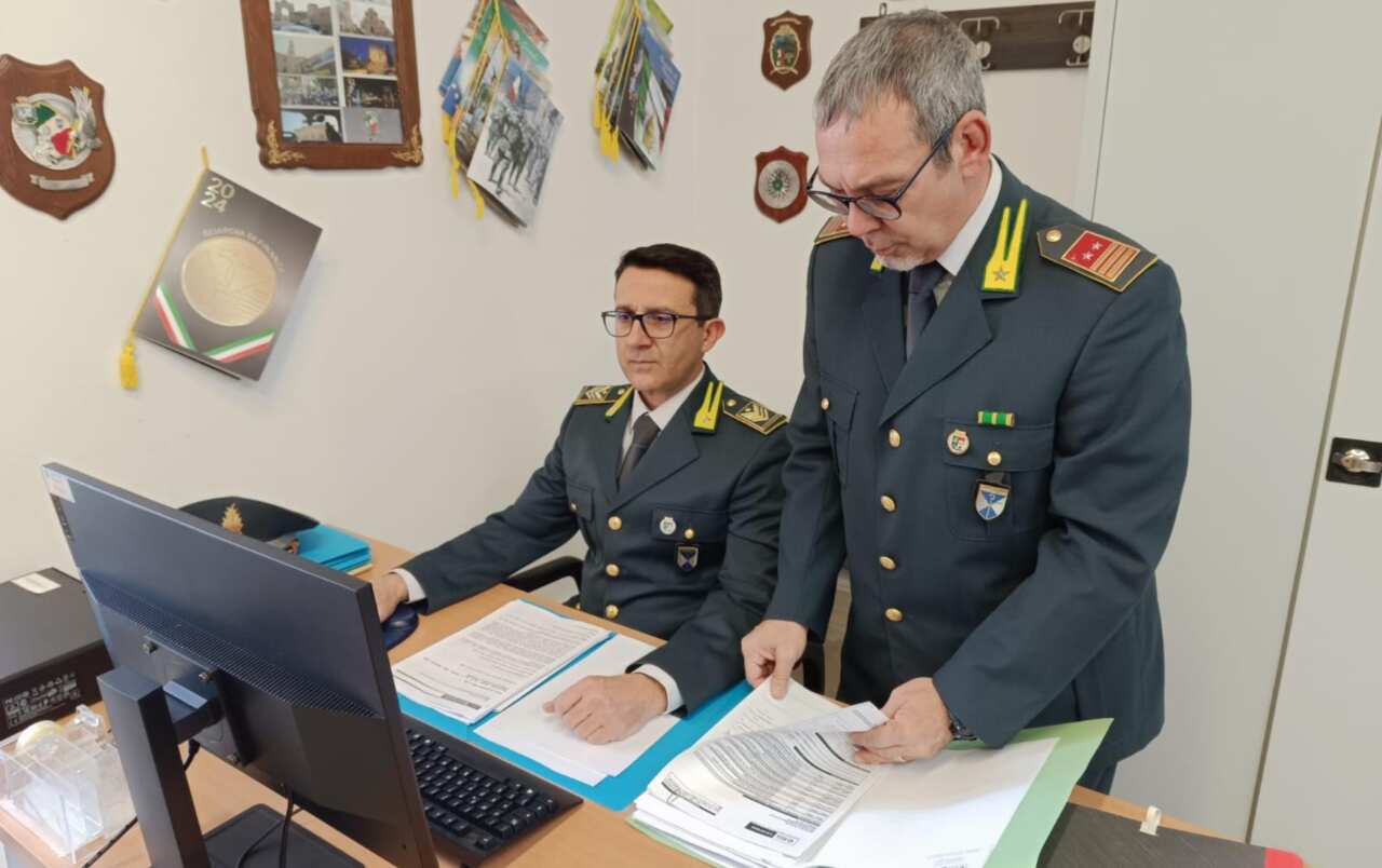Galleria foto 'Appalti e voti a Lecce: così la lobby avrebbe pilotato gare, fondi e campagne elettorali' - foto 1