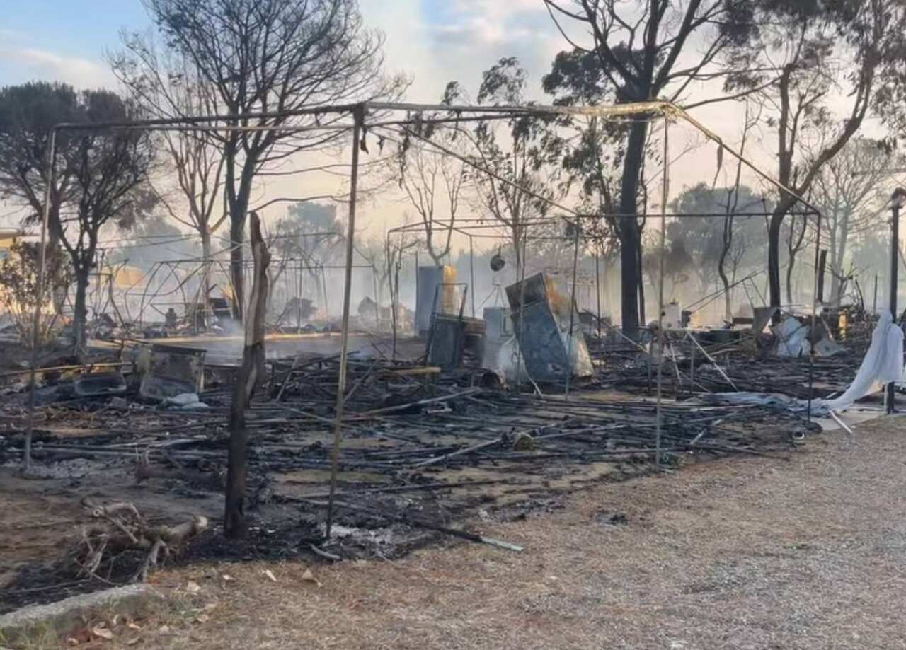 Incendi a Metaponto, la Procura di Matera ha aperto un’inchiesta: «Sono di natura dolosa» Incendi a Metaponto, la Procura di Matera ha aperto un’inchiesta: «Sono di natura dolosa»