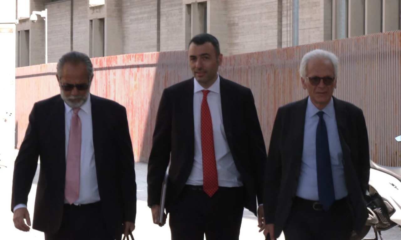 Corruzione e frode sui fondi Pia, scattano gli arresti: nessuna misura per l’ex assessore pugliese Delli Noci Corruzione e frode sui fondi Pia, scattano gli arresti: nessuna misura per l’ex assessore pugliese Delli Noci