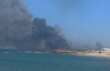 Vasto incendio a Lesina, chiuso un tratto della Ss 16 per il fumo: «Circa 30 ettari di terreno in fiamme»
