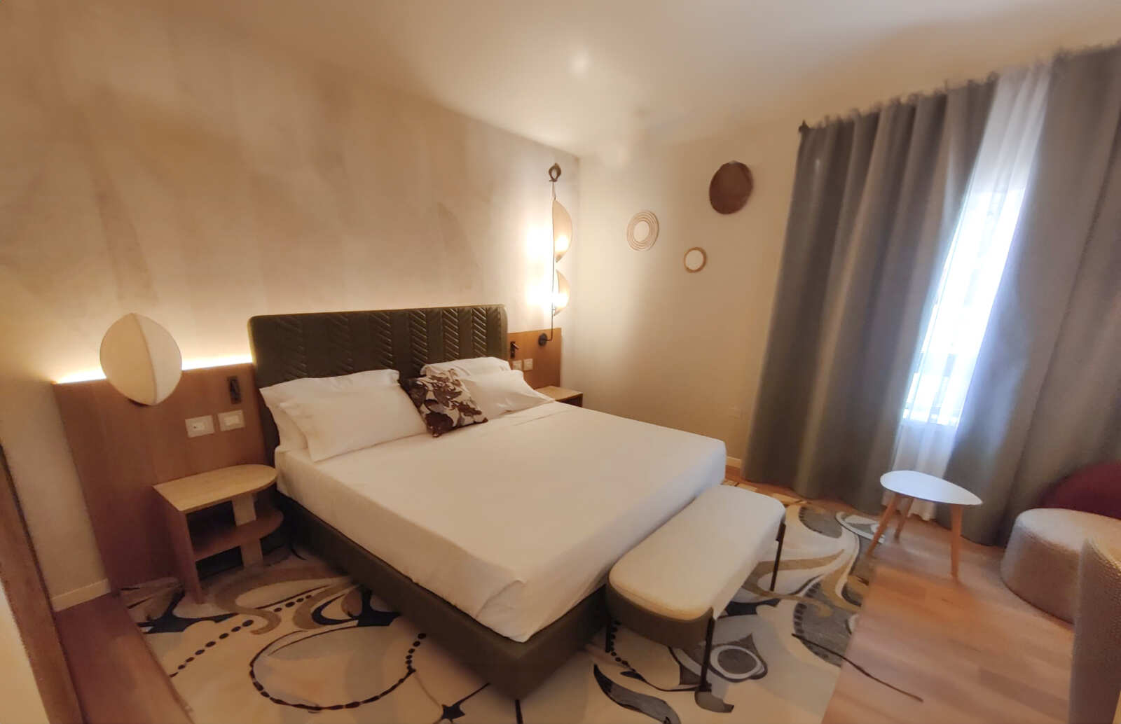 Galleria foto 'Bari, si chiude il capitolo del Palace Hotel: comincia l’era del Mövenpick' - foto 2
