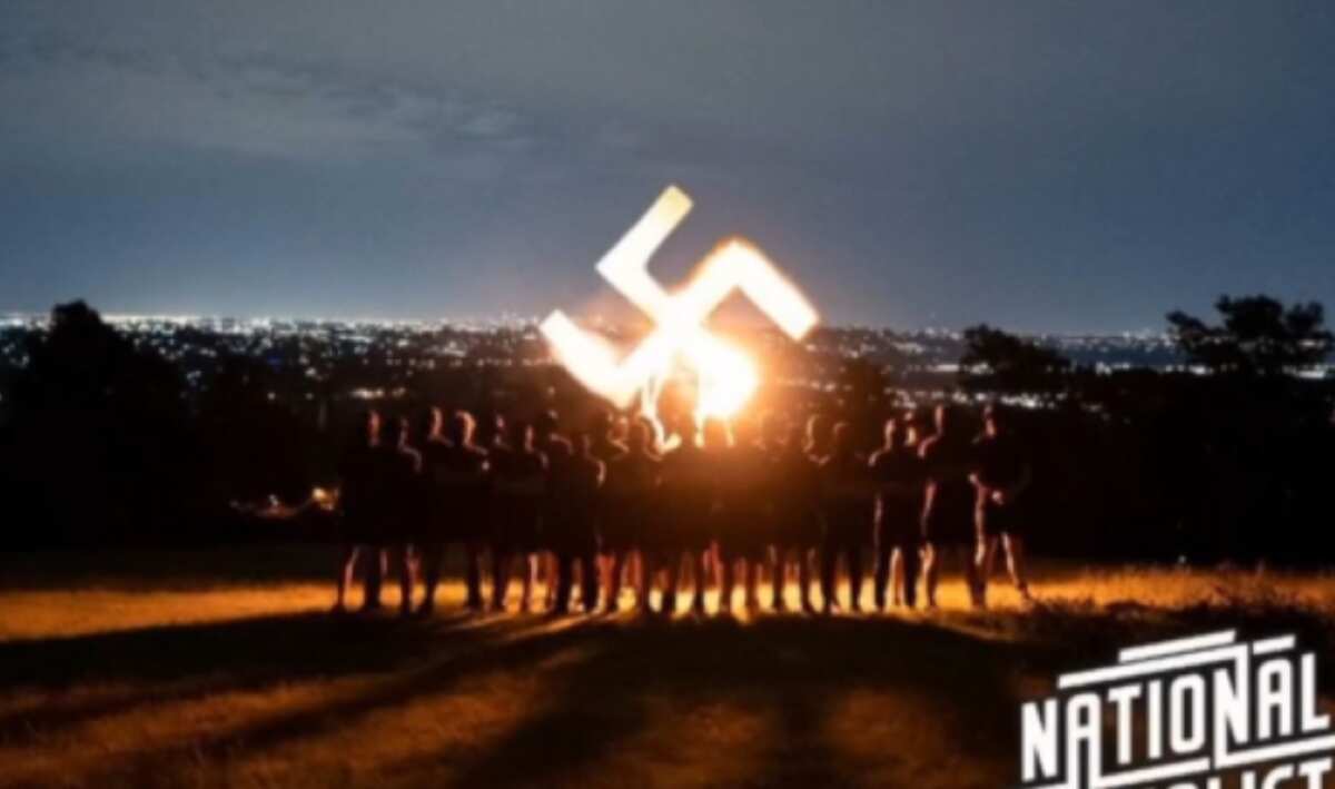 Galleria foto 'Propaganda nazista e odio online, arrestato 21enne bresciano: indagati altri 29 giovani in Italia – VIDEO' - foto 1