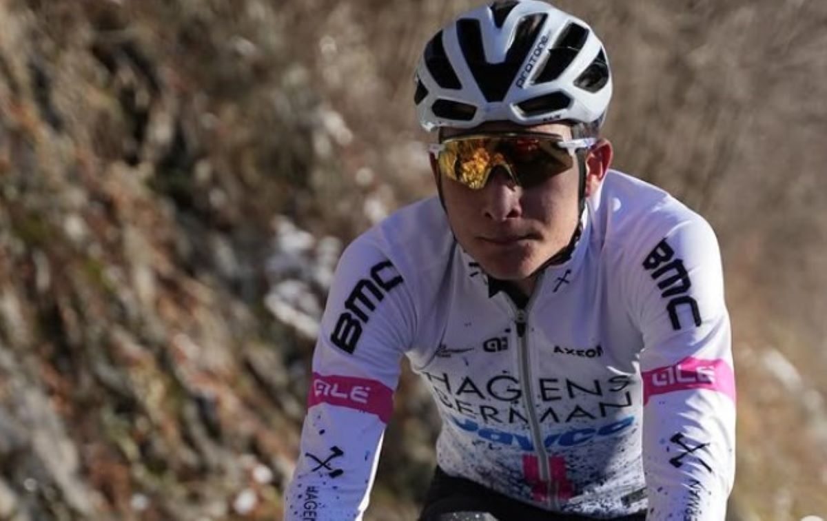 Galleria foto 'Giro della Valle d’Aosta, addio al ciclista Privitera: caduta mortale per il 19enne. Oggi non si pedala' - foto 1