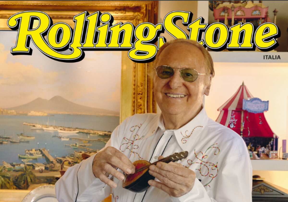 Galleria foto 'Foggia, Renzo Arbore sulla copertina di Rolling Stone ad 88 anni: “Il Re del Pop” tra musica e ricordi' - foto 1