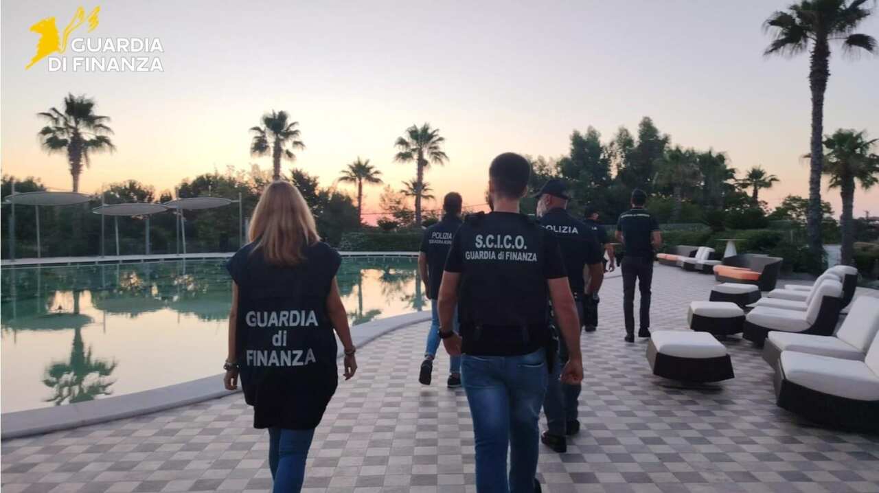 Riciclaggio del denaro della criminalità foggiana: a Lavello sigilli al resort di lusso San Barbato. I nomi degli arrestati – VIDEO Riciclaggio del denaro della criminalità foggiana: a Lavello sigilli al resort di lusso San Barbato. I nomi degli arrestati – VIDEO