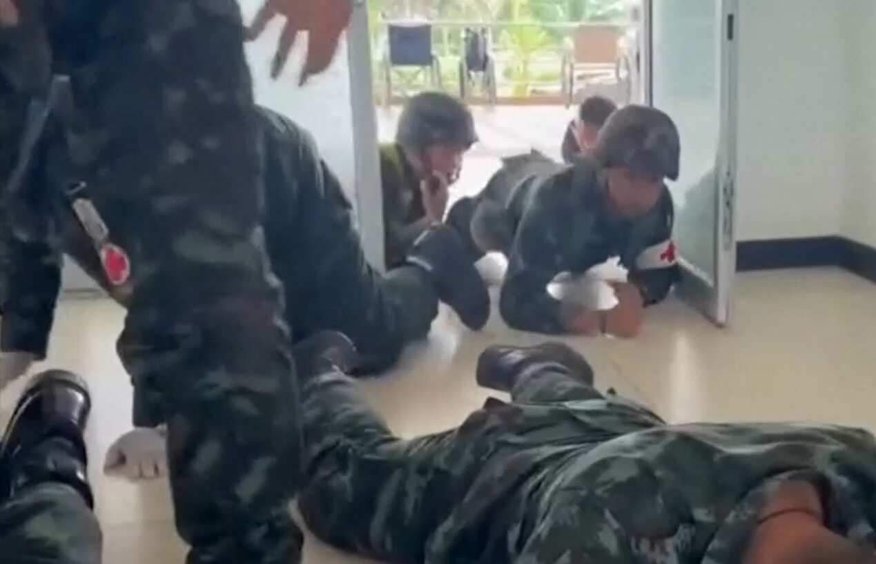 Galleria foto 'Scontri al confine tra Thailandia e Cambogia, almeno 12 morti. Chiusi i valichi, sale la tensione' - foto 1