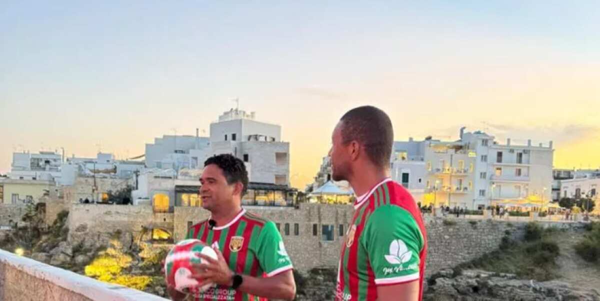 Galleria foto 'I brasiliani ex Milan Dida e Serginho in Puglia: tra panzerotti, mare e una nuova maglia a Polignano a Mare' - foto 1