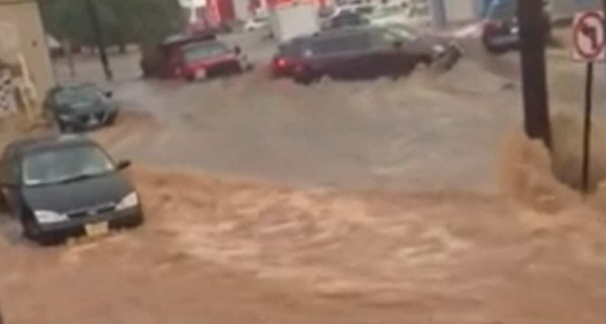 Usa, tempeste nel Nord-Est: New York e New Jersey in emergenza per piogge e allagamenti Usa, tempeste nel Nord-Est: New York e New Jersey in emergenza per piogge e allagamenti