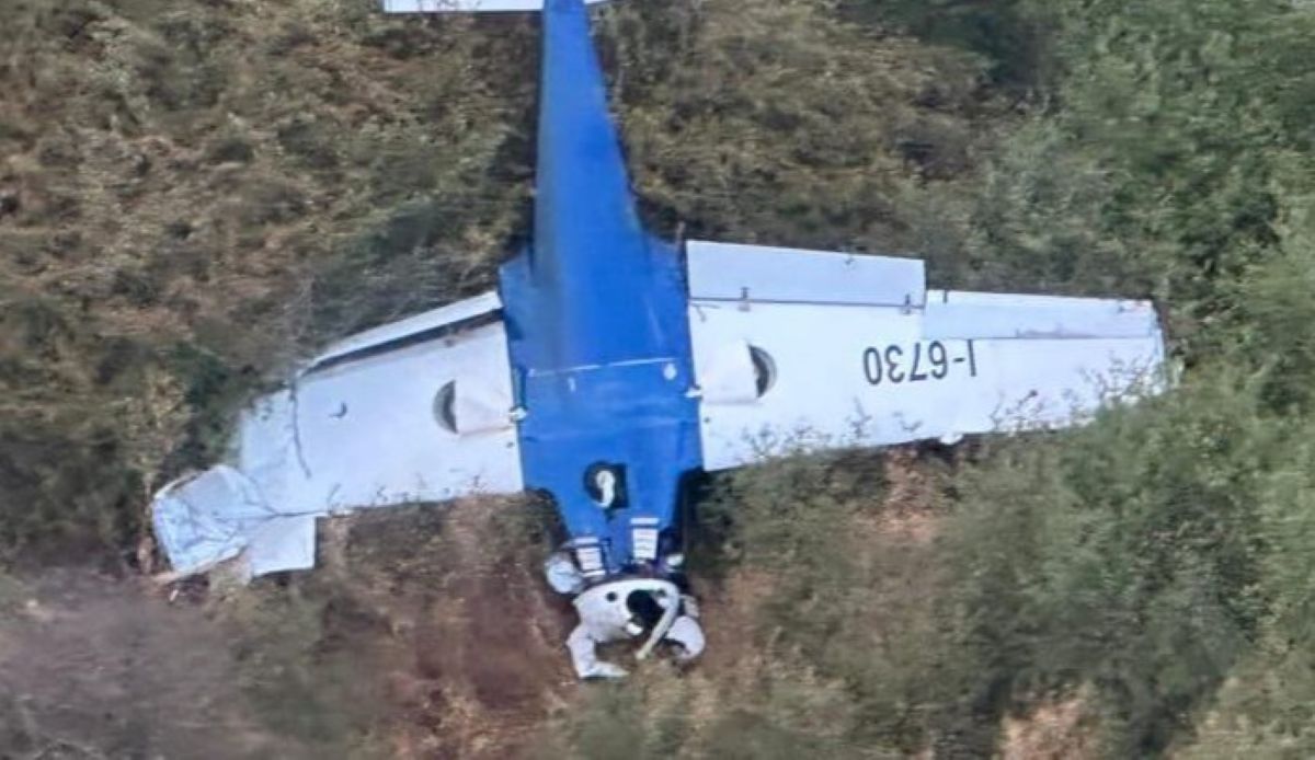 Galleria foto 'Un aereo ultraleggero è precipitato sui Monti Dauni, il pilota è salvo: si è lanciato col paracadute' - foto 1