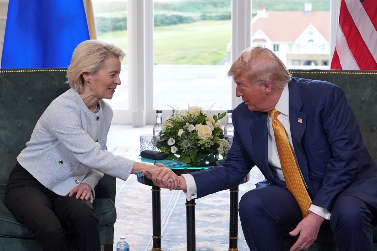Galleria foto 'Intesa tra Ue e Usa sui Dazi, Trump: «Fermi al 15%. Ce l’abbiamo fatta»' - foto 1