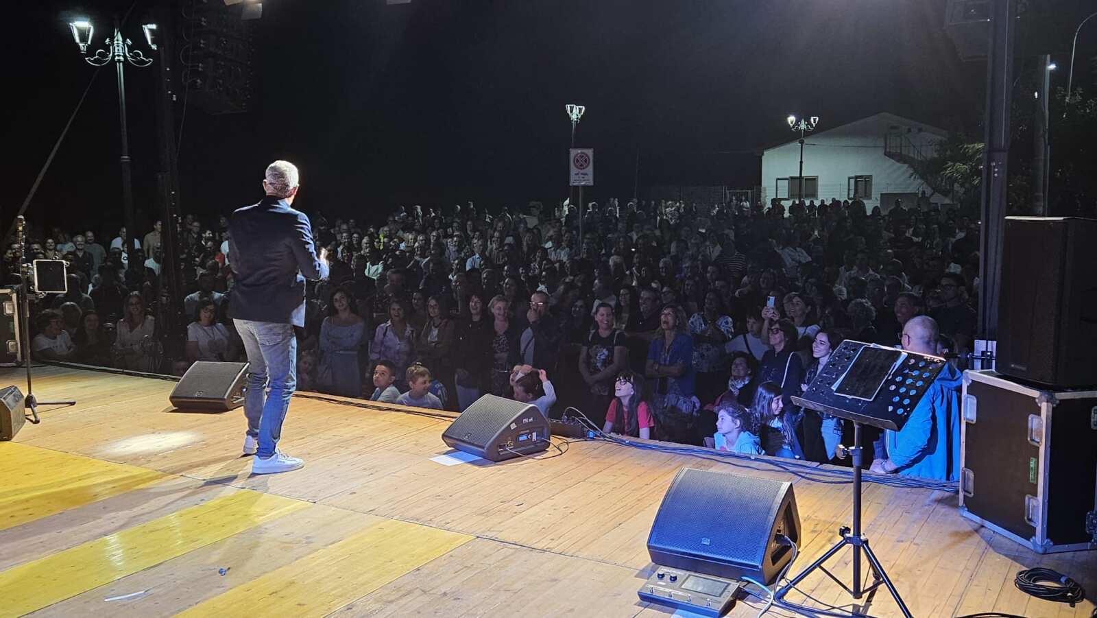 Biagio Izzo fa il pieno a Celle di San Vito tra risate, spettacoli e festa patronale estiva – VIDEO