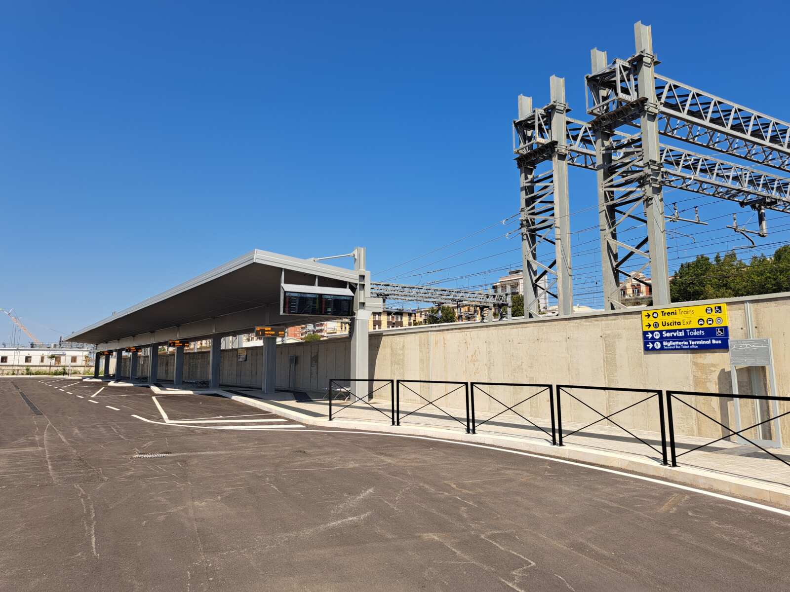 Galleria foto 'Bari, tutto pronto per il nuovo terminal bus della stazione Centrale: entrerà in funzione a settembre' - foto 3