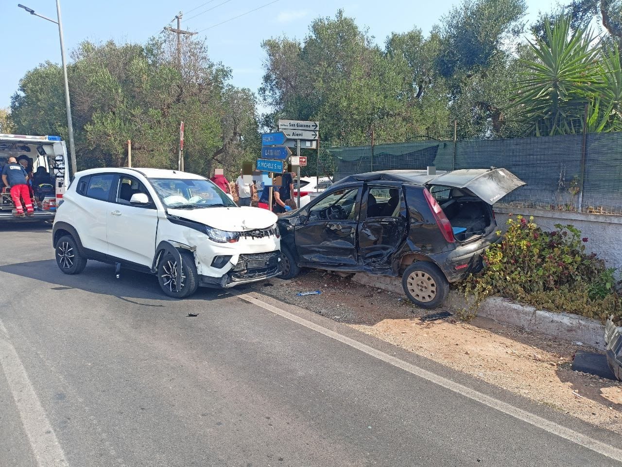 Incidente tra due auto nel Brindisino, lo scontro sulla SP48 tra San Vito e San Michele: tre feriti Incidente tra due auto nel Brindisino, lo scontro sulla SP48 tra San Vito e San Michele: tre feriti