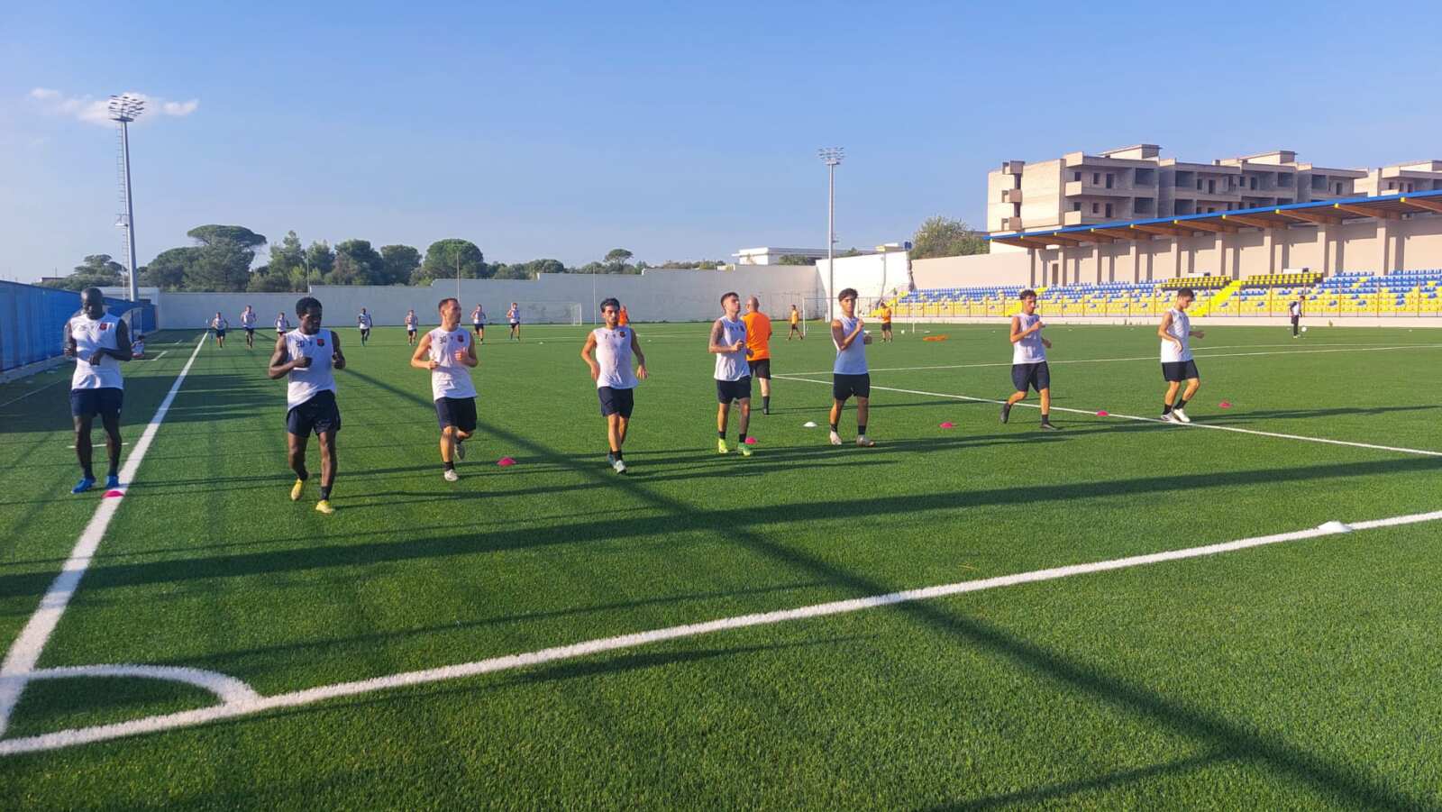 Il Taranto prende forma: secondo giorno di allenamento con mister Ciro Danucci – VIDEO Il Taranto prende forma: secondo giorno di allenamento con mister Ciro Danucci – VIDEO