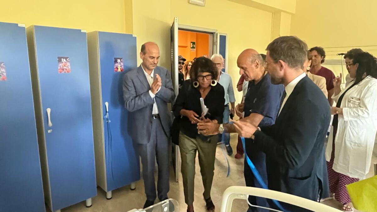 Galleria foto 'Donazione all’ospedale “Umberto I” di Corato: nuovi arredi per i reparti di Pediatria e Neonatologia – FOTO' - foto 3