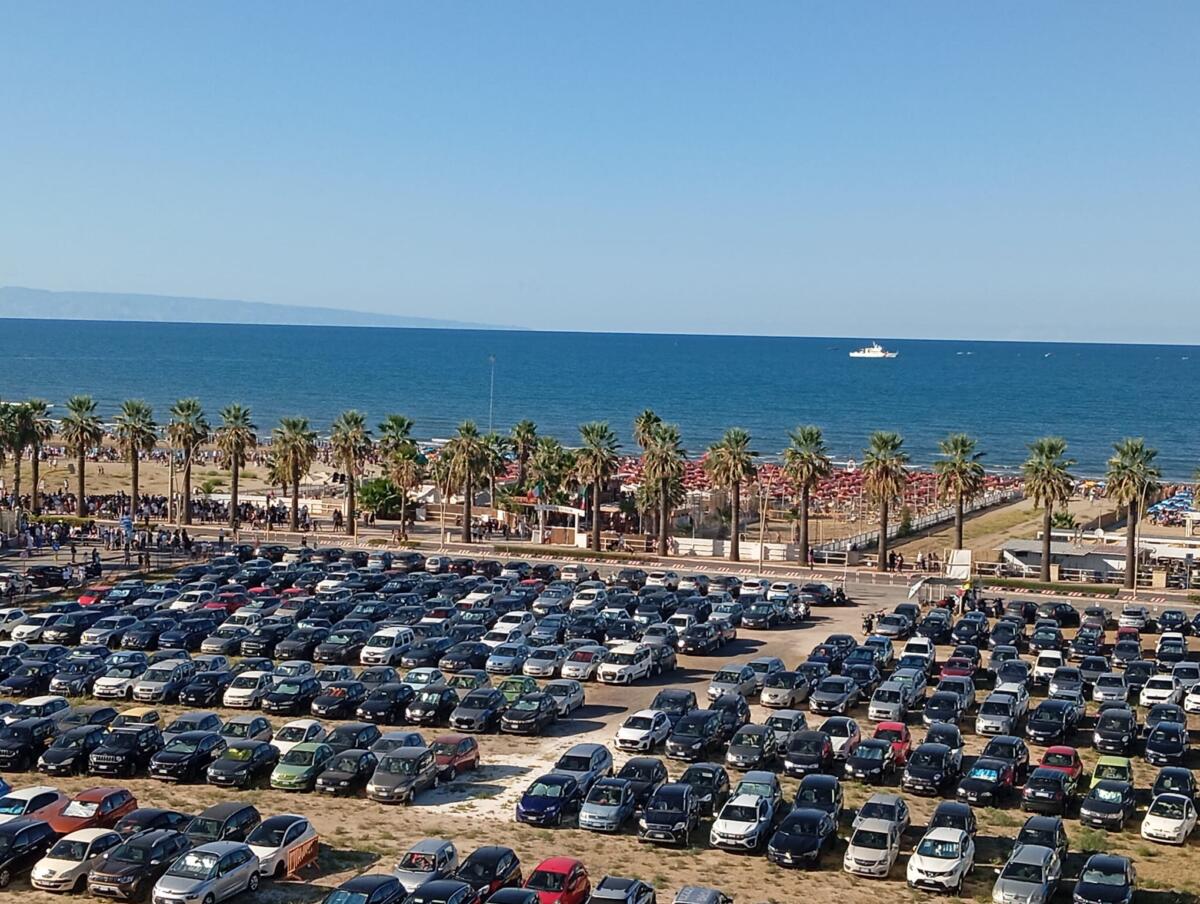 Galleria foto 'Barletta accoglie le Frecce Tricolori: lo spettacolo nel cielo – VIDEO' - foto 2