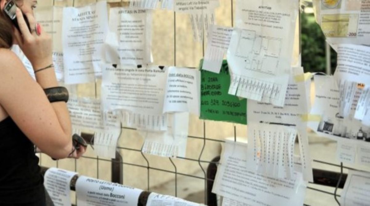 Affitta una stanza a una studentessa sarda, ma è una truffa: denunciato 18enne tarantino Affitta una stanza a una studentessa sarda, ma è una truffa: denunciato 18enne tarantino