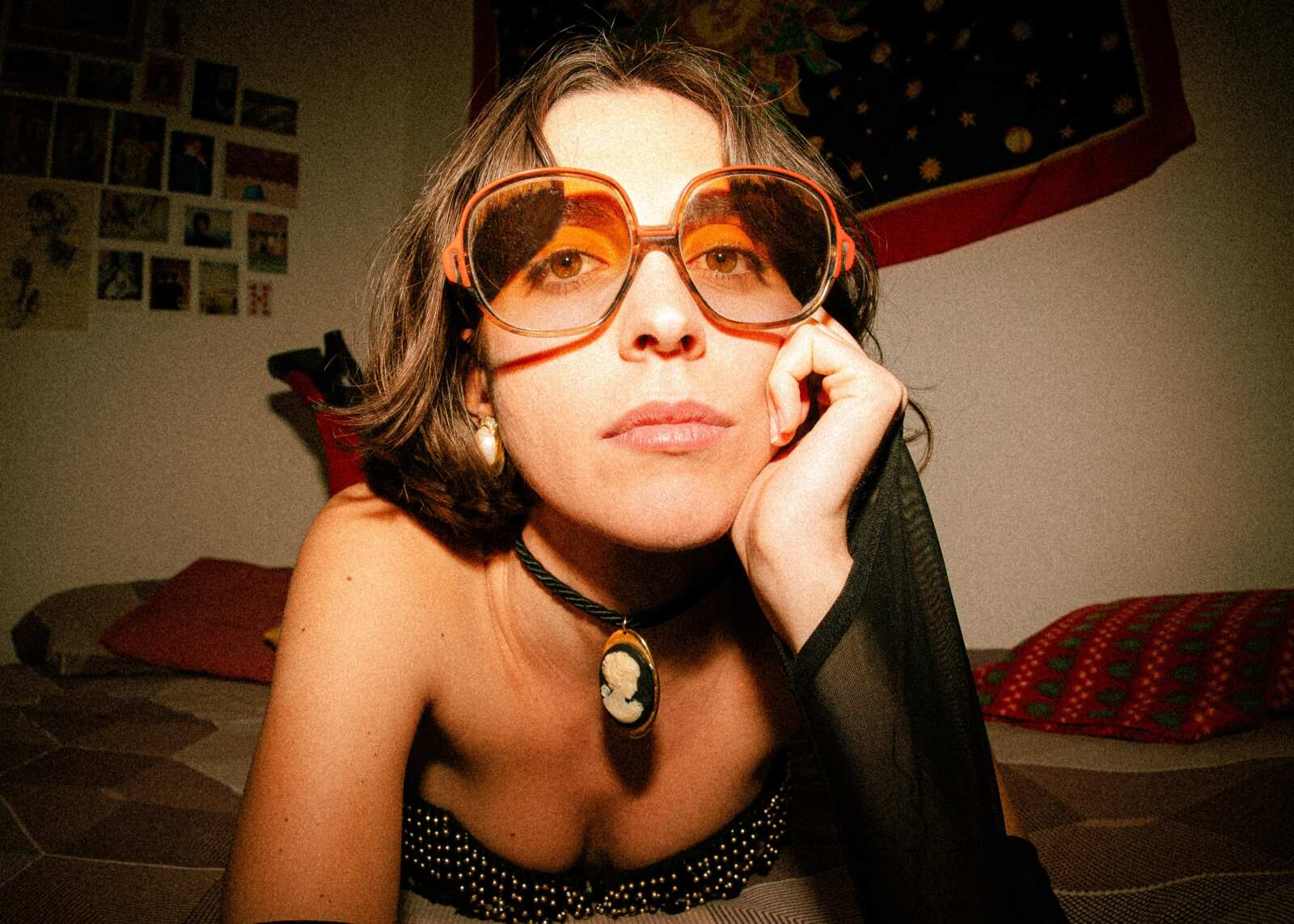 Galleria foto 'Anna Castiglia, fresca vincitrice della Targa Tenco, ora punta Sanremo: «L’idea c’è» – L’INTERVISTA' - foto 1