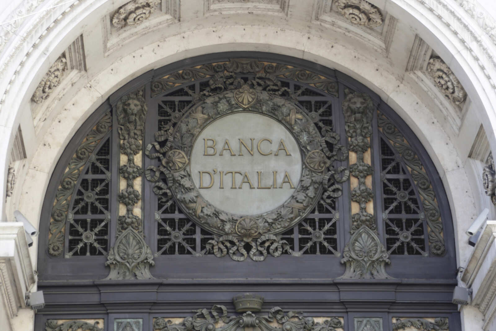 Sale il debito pubblico: altri 18 miliardi. A giugno supererà quota tremila Sale il debito pubblico: altri 18 miliardi. A giugno supererà quota tremila