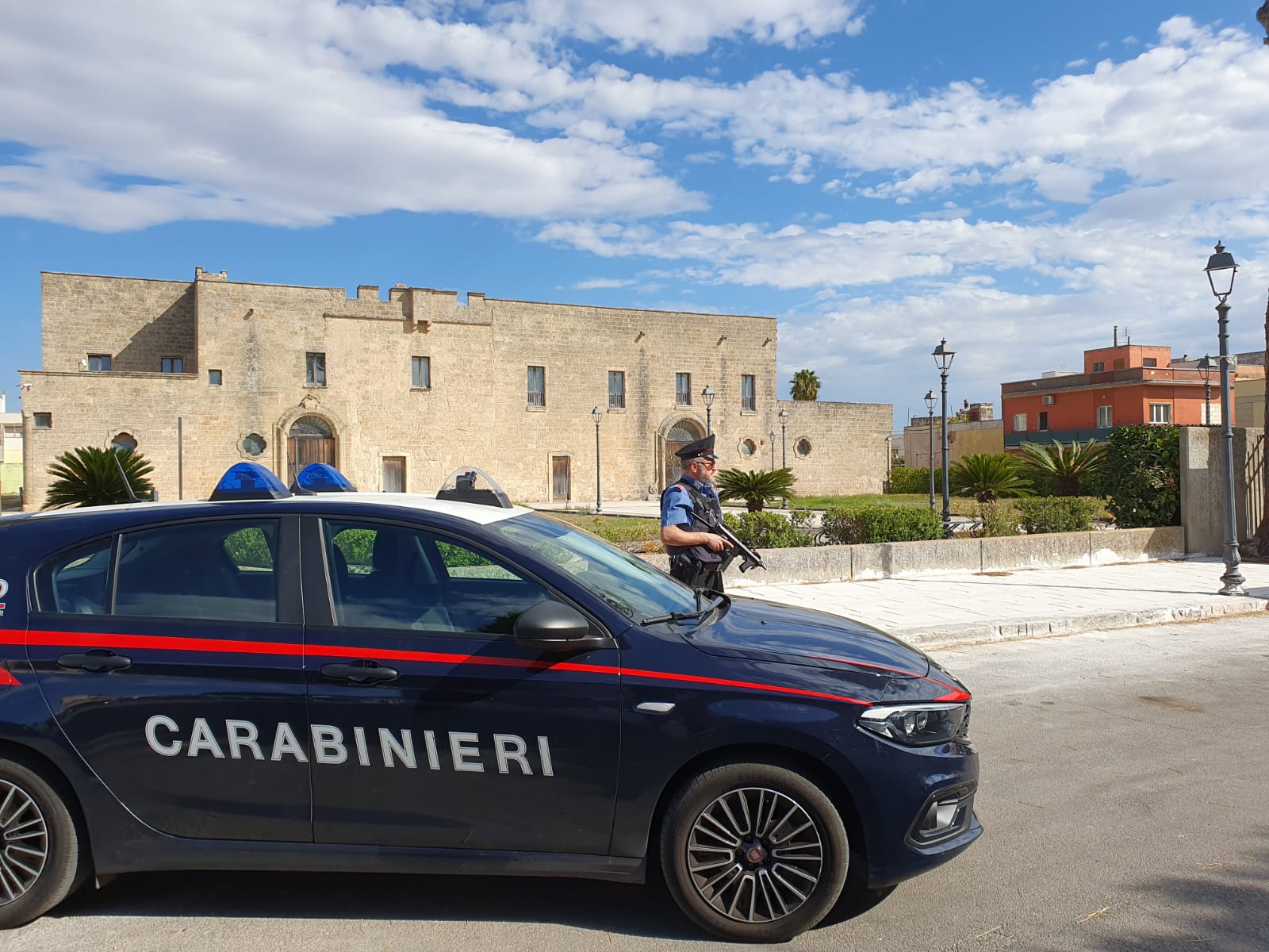 Galleria foto 'Salento, sventato furto di rame a Collepasso e raffica di sanzioni dei carabinieri: il bilancio dei controlli' - foto 3
